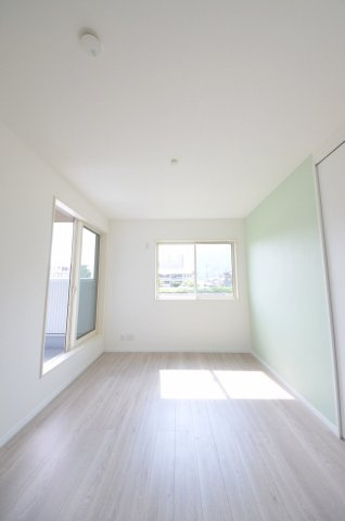 可部東二丁目の洋室