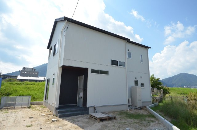 可部東二丁目の外観|当日内覧可能です
お急ぎの方はお電話下さい