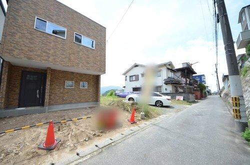 八木6丁目の前面道路含む現地写真|前面道路は交通量が少なく駐車楽々
駐車は2台可能です