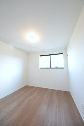 南観音町の洋室|全居室収納スペース有、お部屋が広く綺麗に使えます