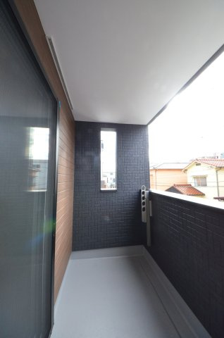 長束六丁目のバルコニー|屋根のあるバルコニー
急な雨でも安心です