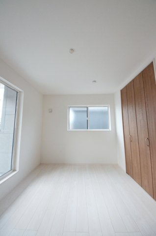 住吉二丁目の洋室|全居室収納スペース有、お部屋が広く綺麗に使えます