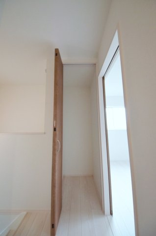 住吉二丁目の収納|廊下にも収納スペースがあります