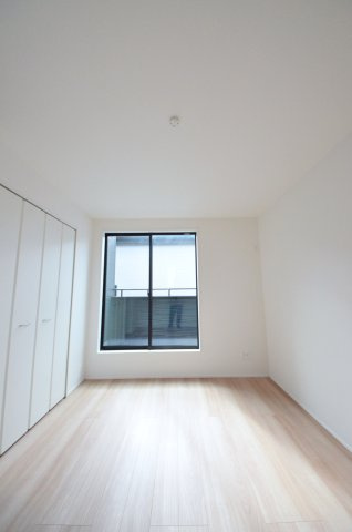 五日市中央三丁目の洋室|全居室収納スペース有、お部屋が広く綺麗に使えます