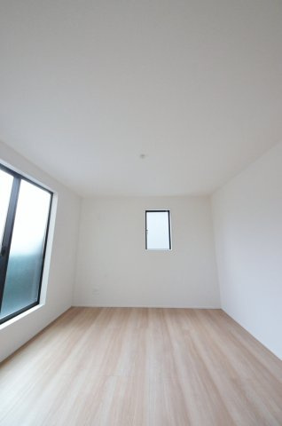 五日市中央三丁目の洋室|全居室収納スペース有、お部屋が広く綺麗に使えます