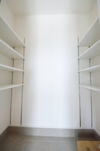 中筋三丁目の収納|大容量のシューズクローク有