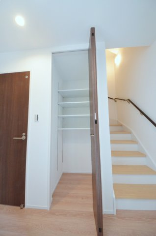 中筋三丁目の収納|リビングにも収納スペースがあります