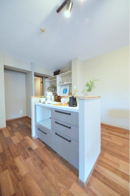 ダイアパレス己斐の居間・リビング|リビングにカウンターがあります