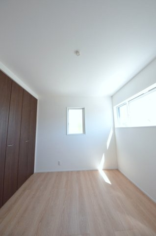 対厳山二丁目の洋室|全居室収納スペース有、お部屋が広く綺麗に使えます