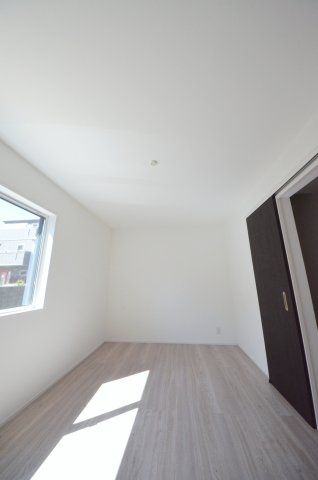 五日市中央一丁目の洋室|全居室収納スペース有、お部屋が広く綺麗に使えます