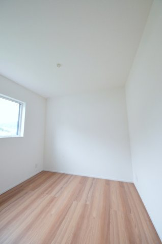 中山中町の洋室|全居室収納スペース有、お部屋が広く綺麗に使えます