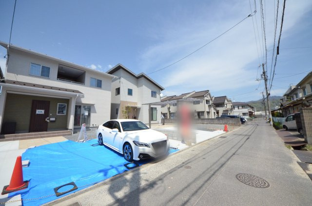 矢野西四丁目の前面道路含む現地写真|前面道路は交通量が少なく駐車楽々です