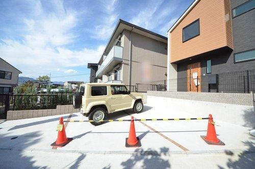 戸坂数甲2丁目の駐車場|前面道路は交通量が少ない為駐車楽々。
駐車2台以上可能です。
