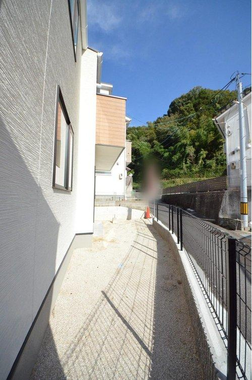 戸坂数甲2丁目の庭|敷地南側に庭スペースがあります