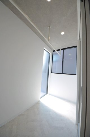 戸坂山根二丁目のその他|虫や花粉から洗濯物を守るサンルーム