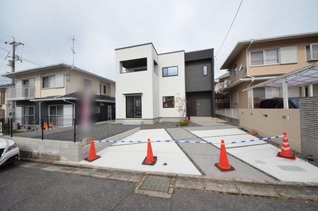 阿品台五丁目の駐車場|敷地広々55坪
駐車3台可能です