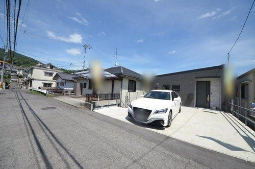 中山新町1丁目の前面道路含む現地写真|前面道路は交通量が少ない為駐車楽々。
駐車は2台可能です。