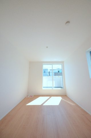 串戸四丁目の洋室|全居室収納スペース有、お部屋が広く綺麗に使えます