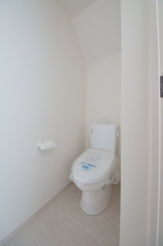 前空三丁目のトイレ|1階トイレ
勿論ウォシュレット付きです