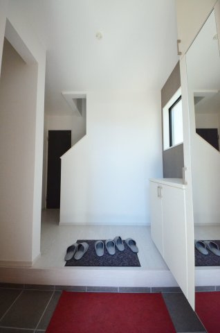 前空三丁目の玄関|玄関には大容量の収納有