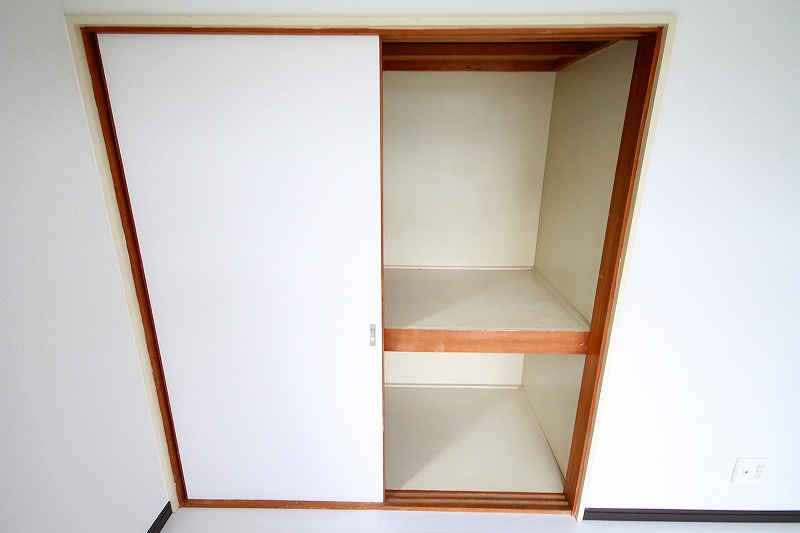 メゾン・ドゥ・レイリーＣ棟の収納|押入れ