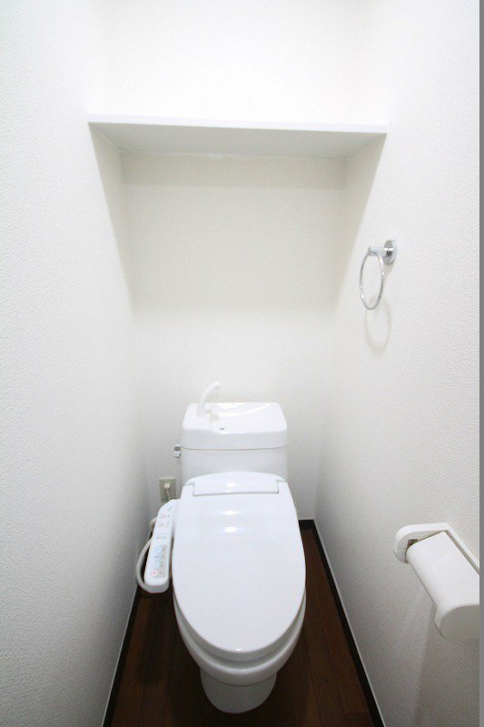 メゾン・ドゥ・レイリーＣ棟のトイレ|洗浄便座付き