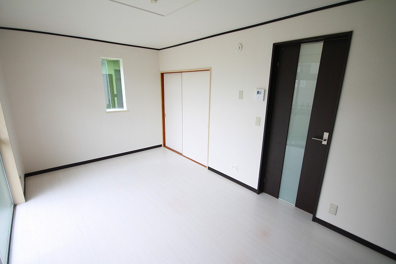 メゾン・ドゥ・レイリーＣ棟の寝室|洋室8.1帖