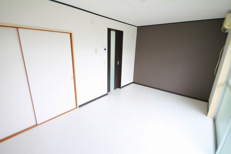 メゾン・ドゥ・レイリーＣ棟の洋室