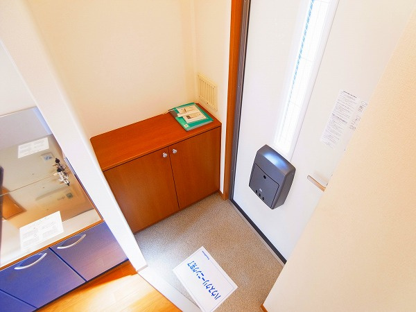 メゾンミルフィーユの玄関