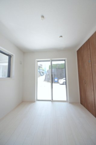 青崎二丁目の洋室|全居室収納スペース有、お部屋が広く綺麗に使えます