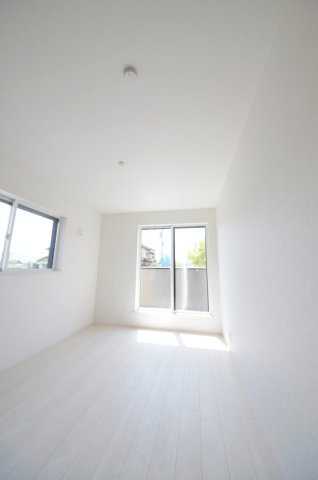 青崎二丁目の洋室|全居室収納スペース有、お部屋が広く綺麗に使えます