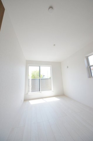 青崎二丁目の洋室|全居室収納スペース有、お部屋が広く綺麗に使えます