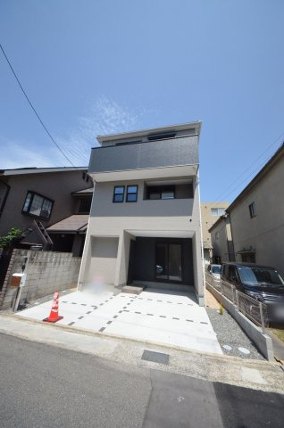 青崎二丁目の外観|車種により駐車2台可能です