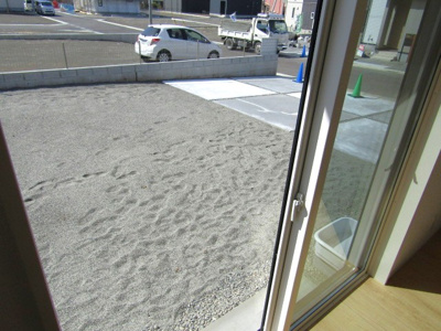 【庭】 | ブルーミングガーデン甲府市羽黒町3棟　1号棟 | お庭でゆったりと過ごせます