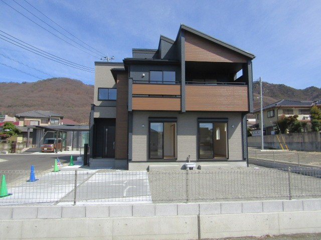 【庭】 | ブルーミングガーデン甲府市羽黒町3棟　1号棟 | お庭でゆったりと過ごせます
