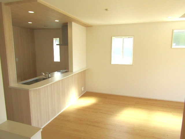 【居間・リビング】 | ブルーミングガーデン甲府市羽黒町3棟　1号棟 | 居間です