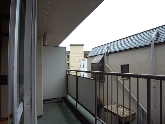 熊内マンションのバルコニー