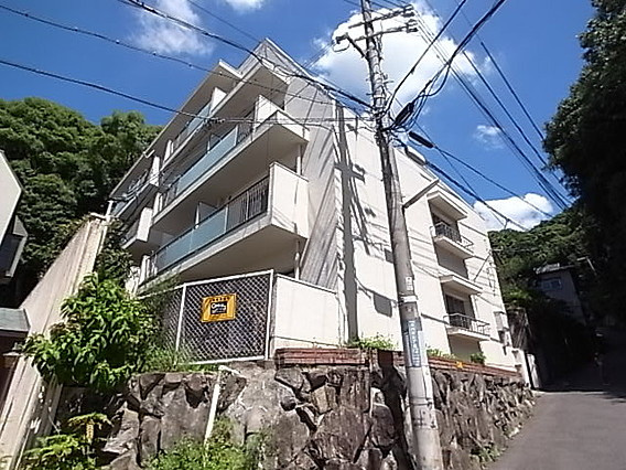 熊内マンションの外観