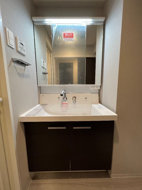 ウエサカ　ステューディオの洗面所