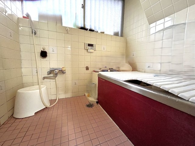 大泉町3丁目戸建の浴室|浴室はきれいに使用されております。