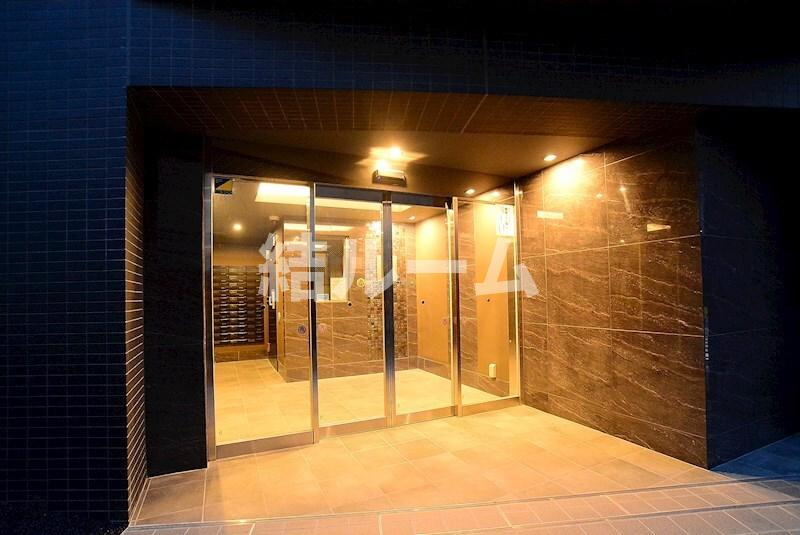 板橋区成増３丁目の賃貸マンションのエントランス