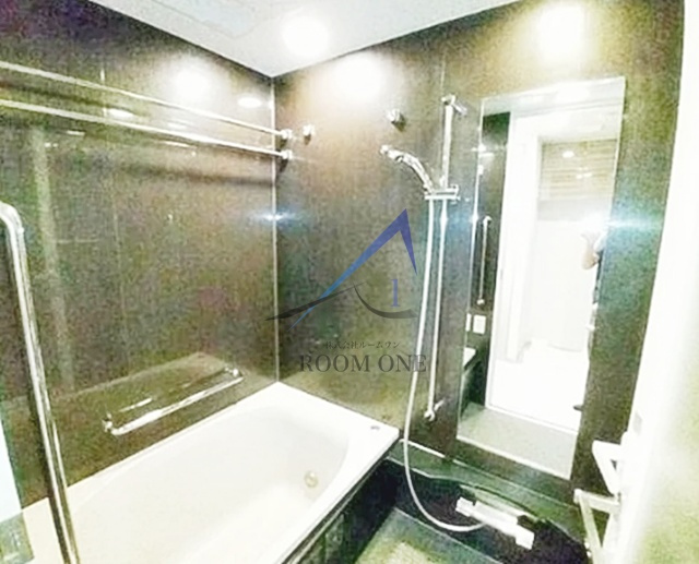 ザ・パークハウス三軒茶屋の浴室|お風呂です。