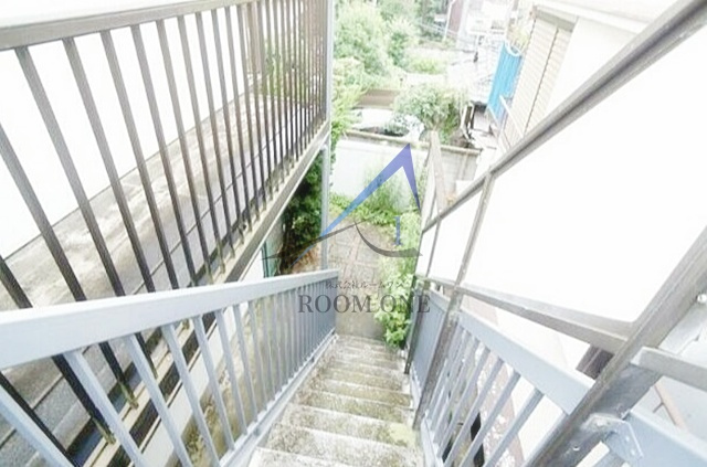 太子堂ファイブのその他共用部分|共用階段です。