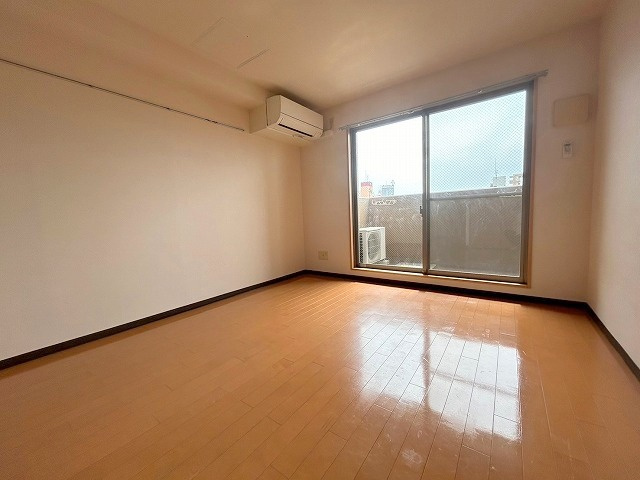 エル・セレーノ東三国の居間・リビング