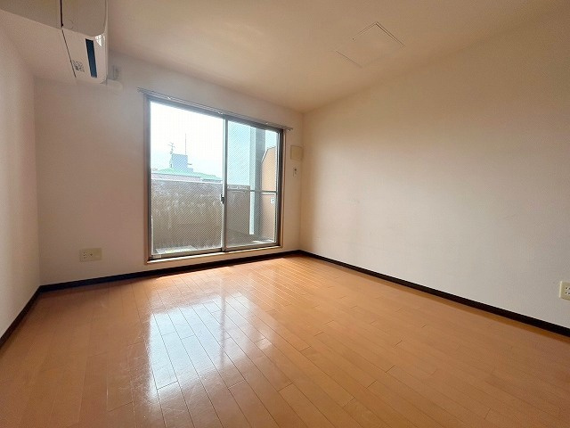 エル・セレーノ東三国の居間・リビング