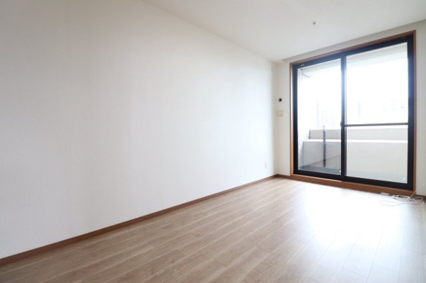 【エントランス】 | 【風除室】エントランスはもちろんオートロックです！強固なセキュリティで安心！