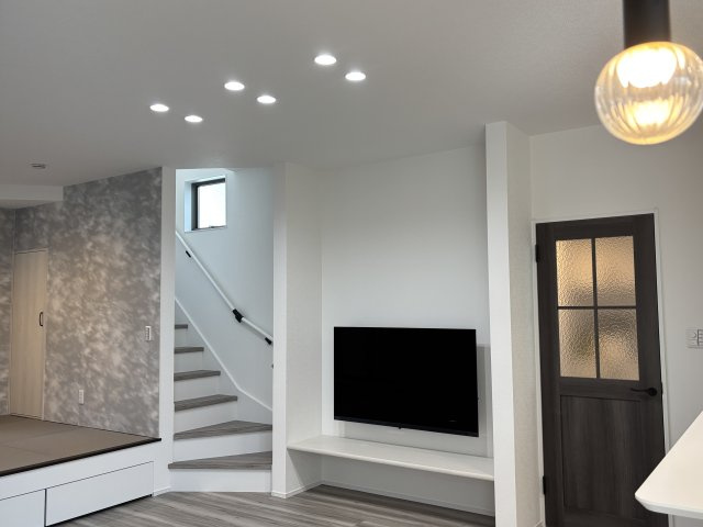 【居間・リビング】 | 土師町５丁　中古戸建