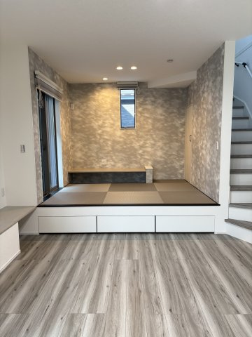 【居間・リビング】 | 土師町５丁　中古戸建