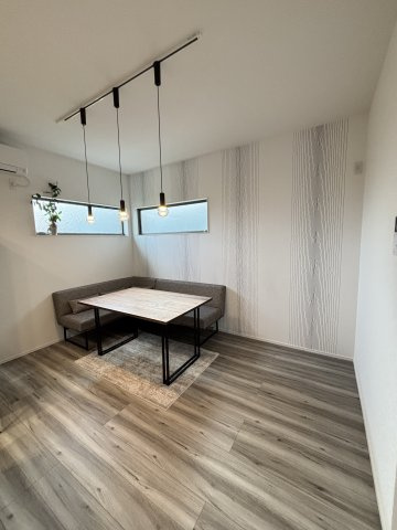 【居間・リビング】 | 土師町５丁　中古戸建