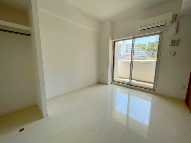 アドバンス新大阪ラシュレの居間・リビング